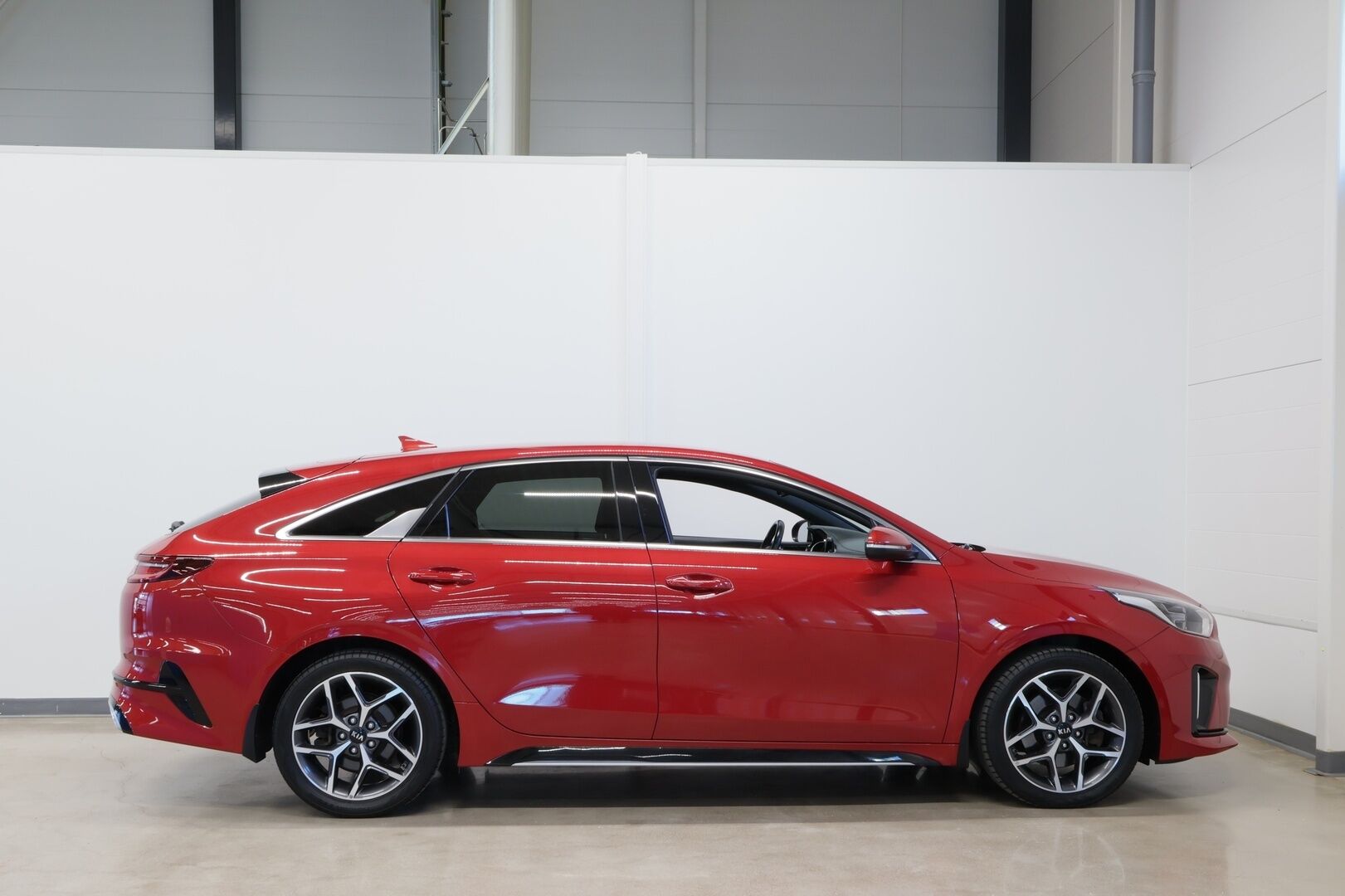 Kia ProCeed iso kuva 3