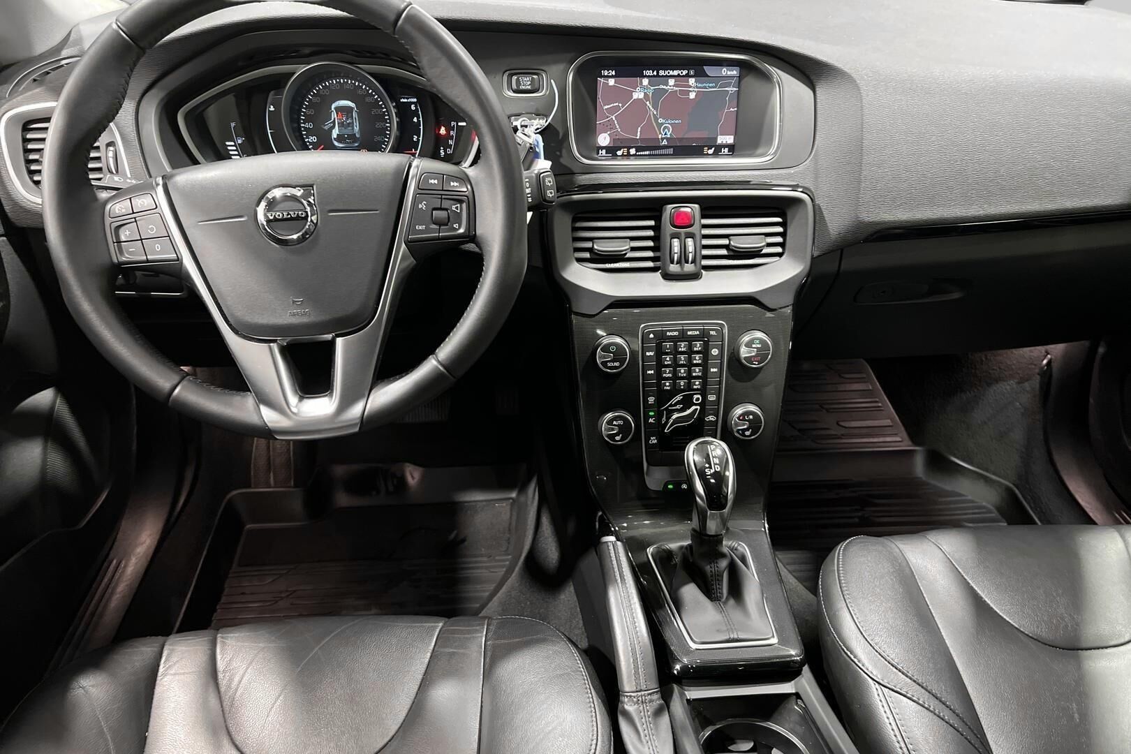 Volvo V40 iso kuva 11