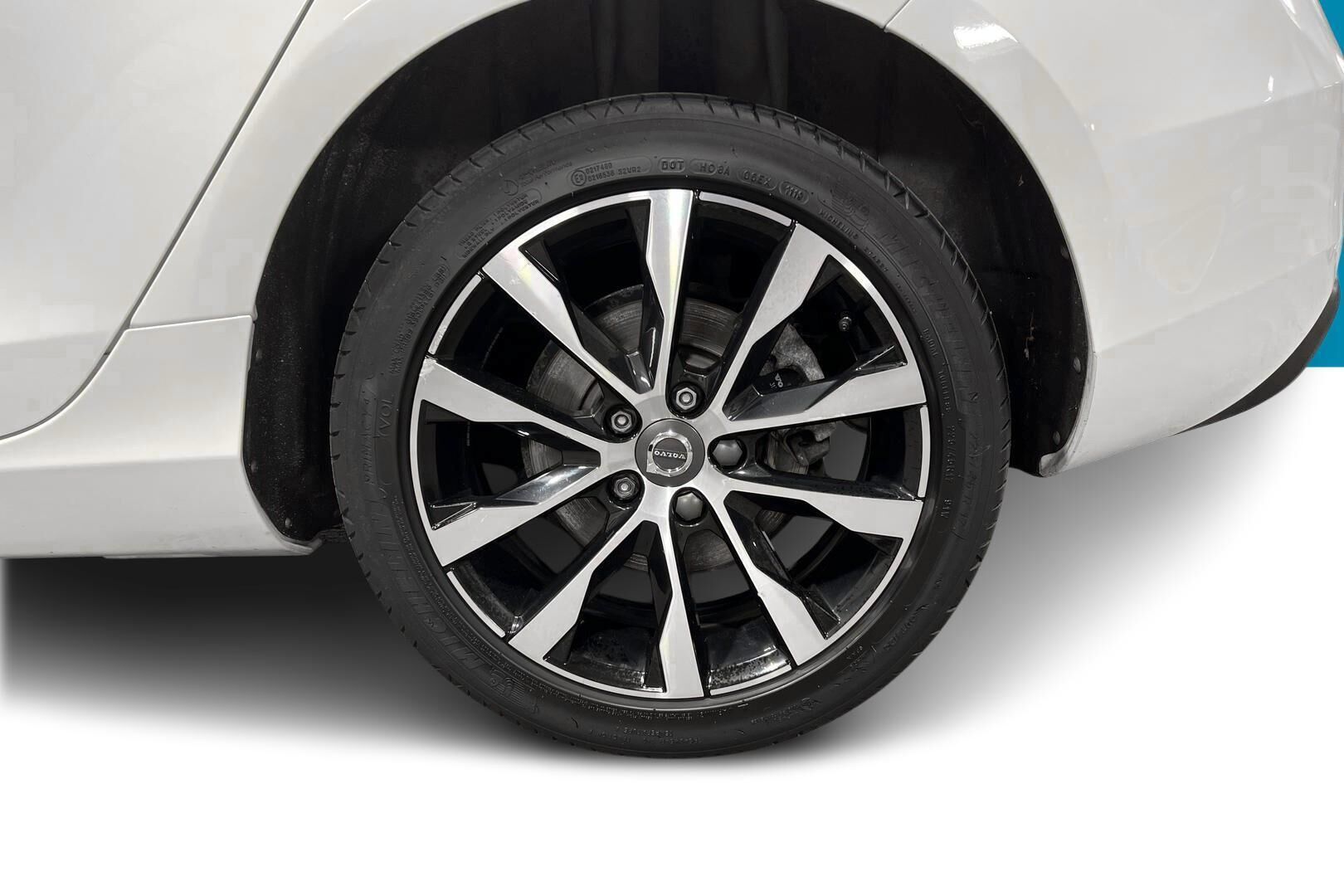 Volvo V40 iso kuva 13