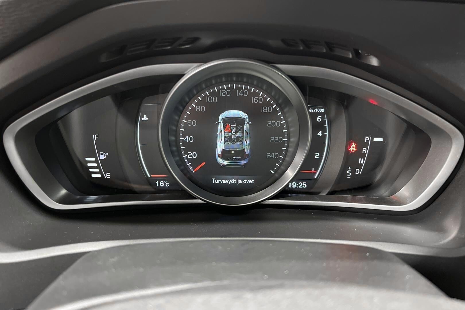 Volvo V40 iso kuva 17