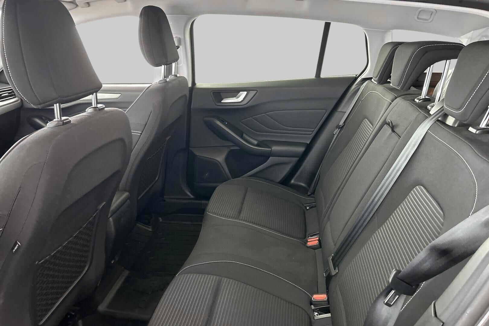 Ford Focus iso kuva 10