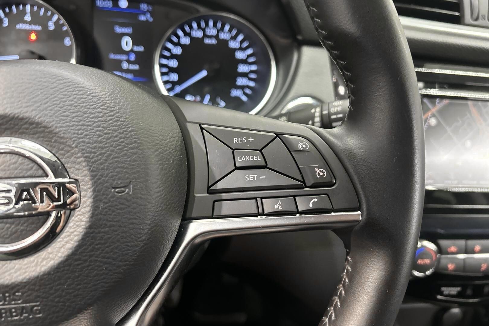Nissan Qashqai iso kuva 16
