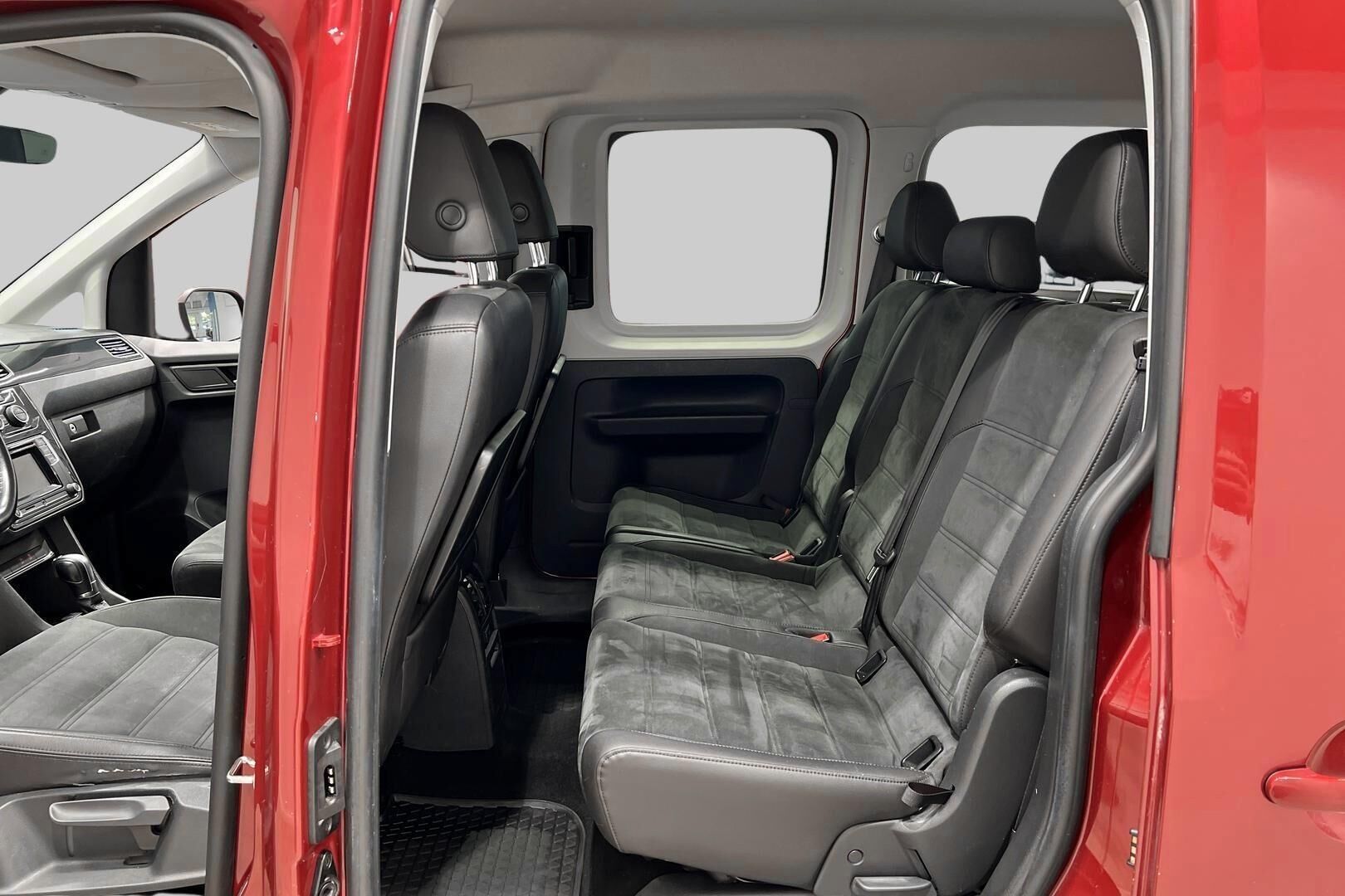 Volkswagen Caddy Maxi iso kuva 8
