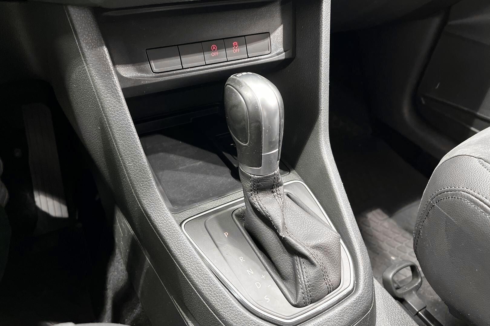 Volkswagen Caddy Maxi iso kuva 16