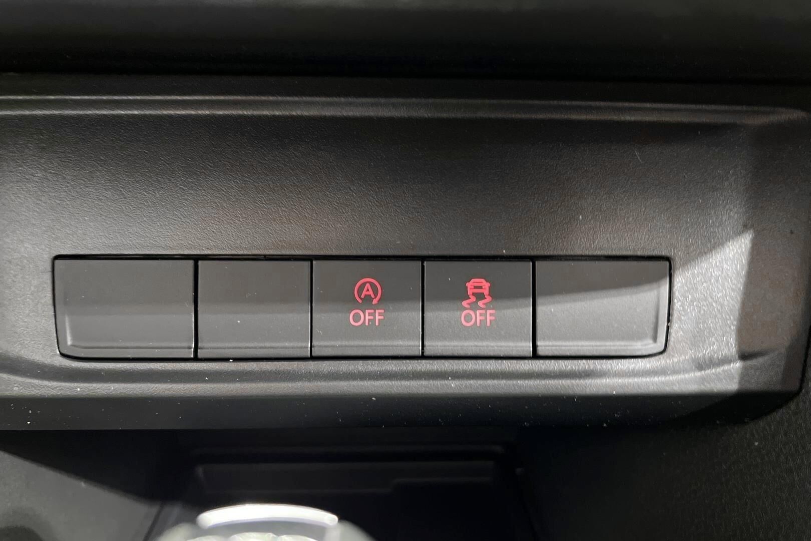Volkswagen Caddy Maxi iso kuva 17