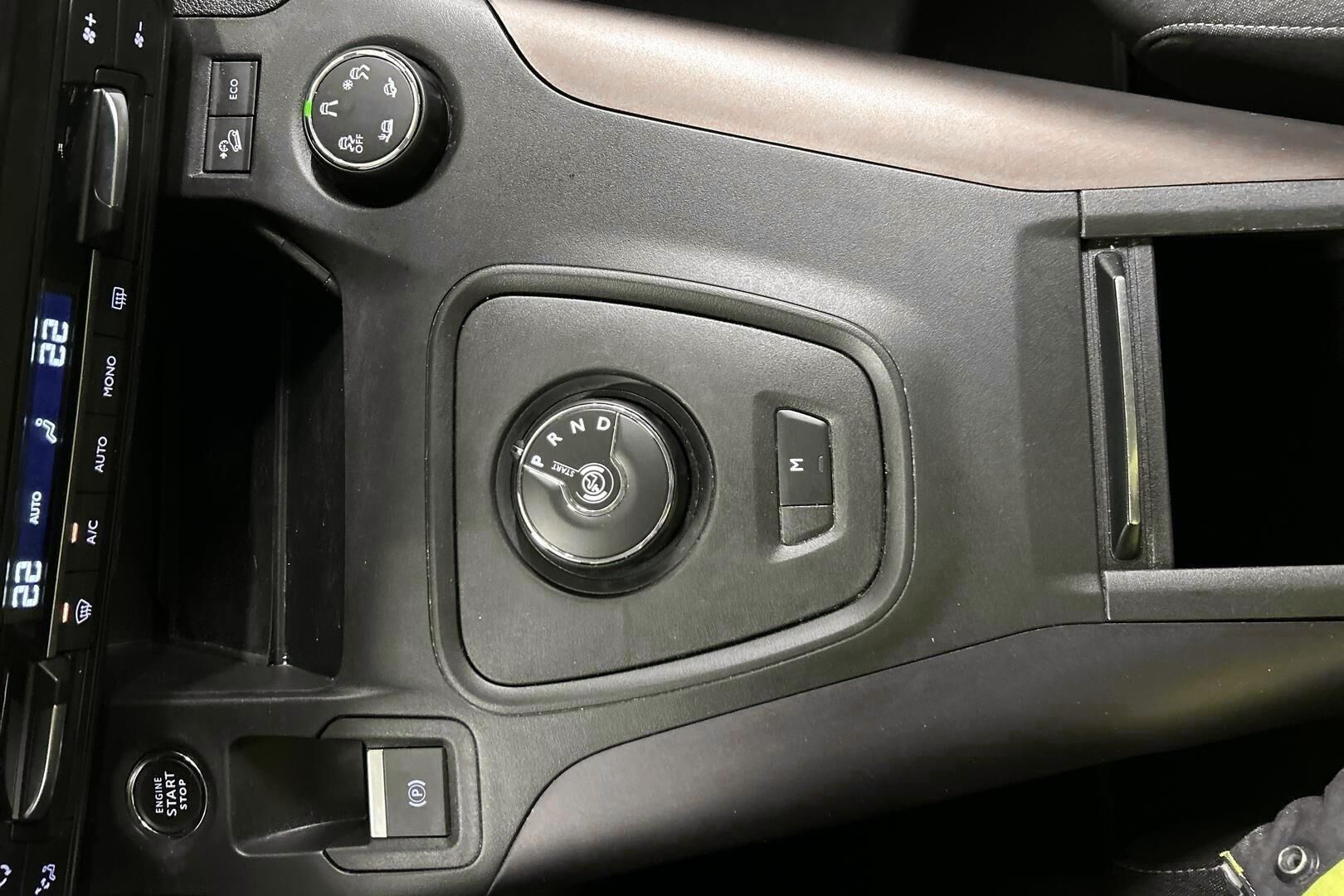 Peugeot Rifter iso kuva 17