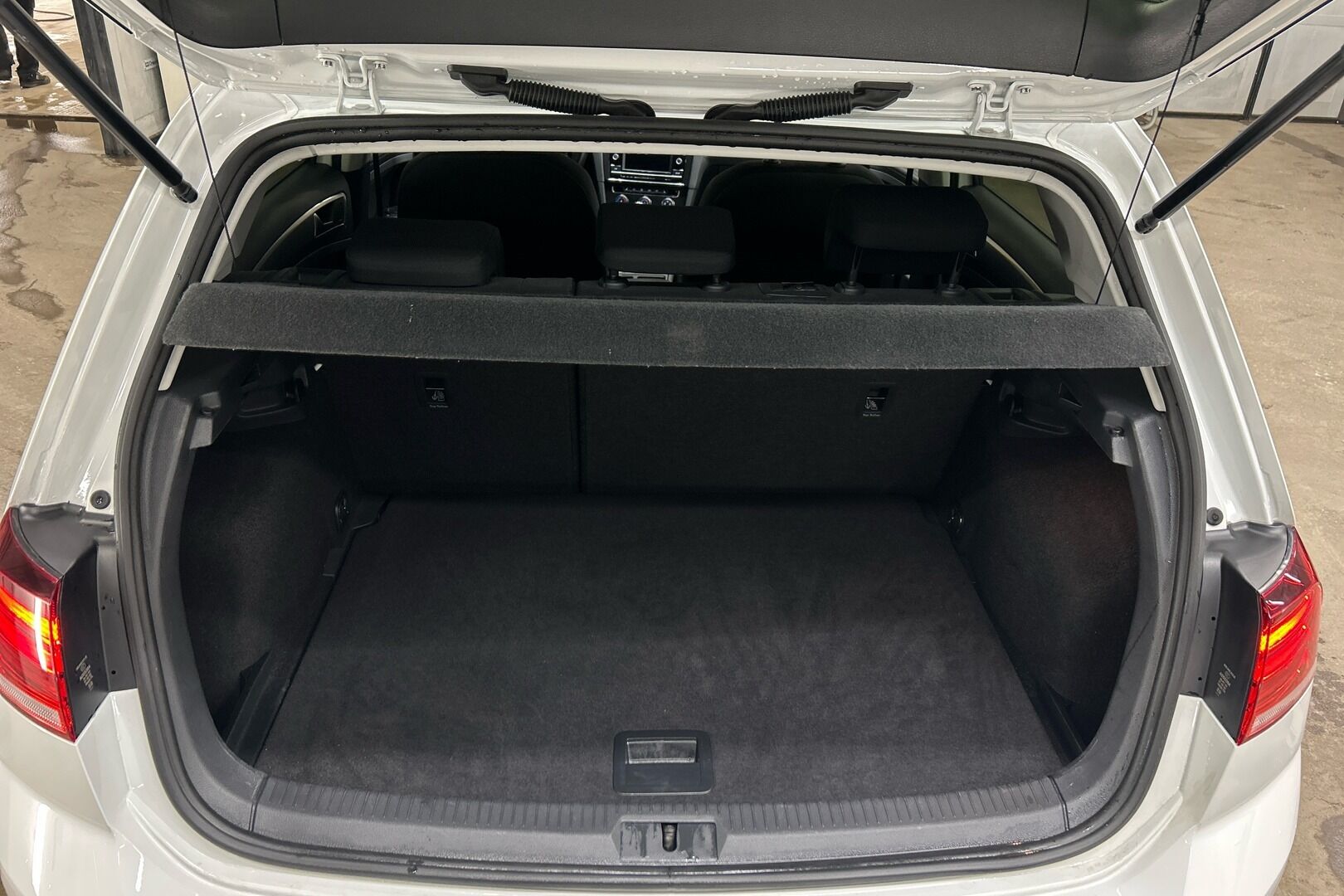 Volkswagen Golf iso kuva 7