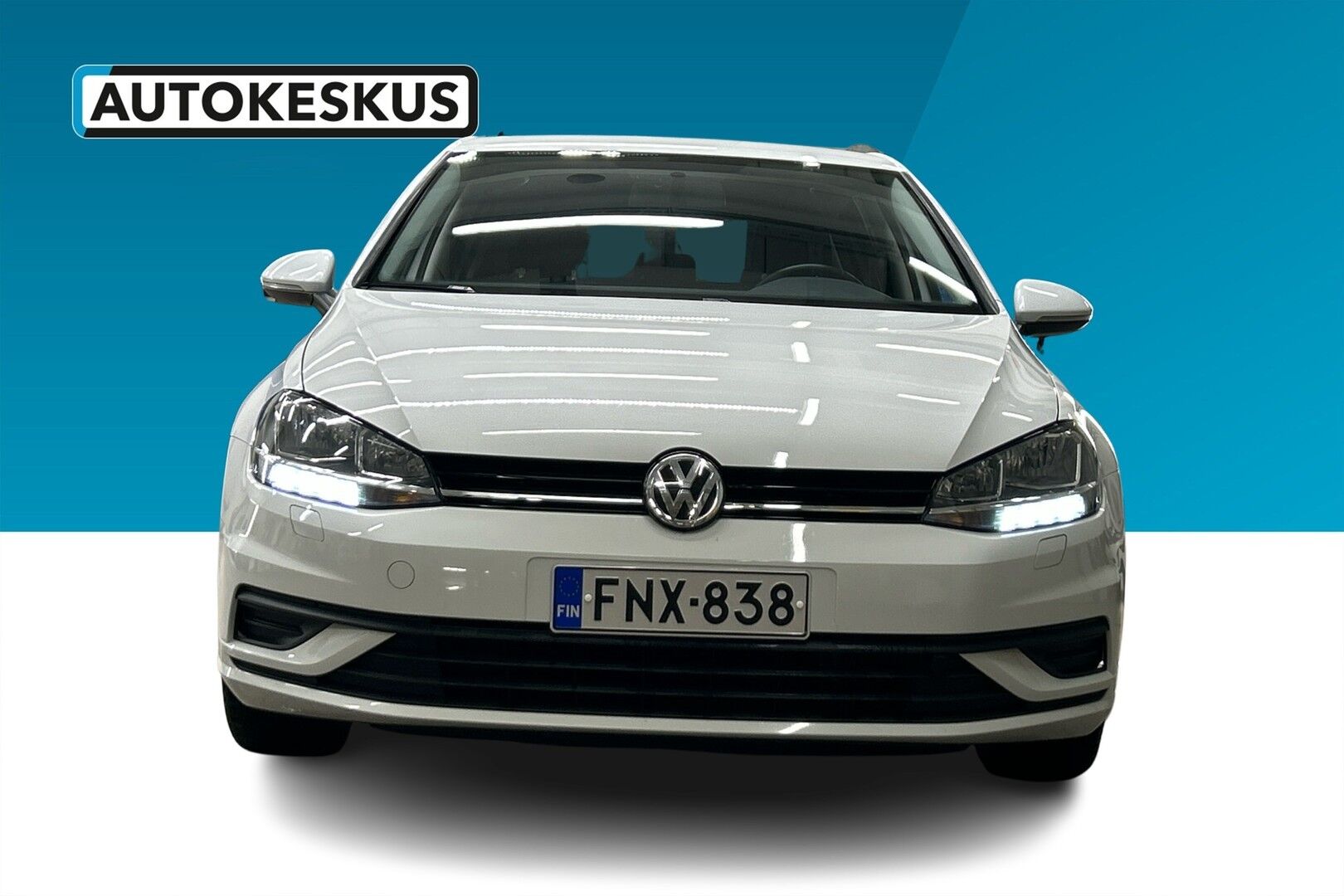 Volkswagen Golf iso kuva 12