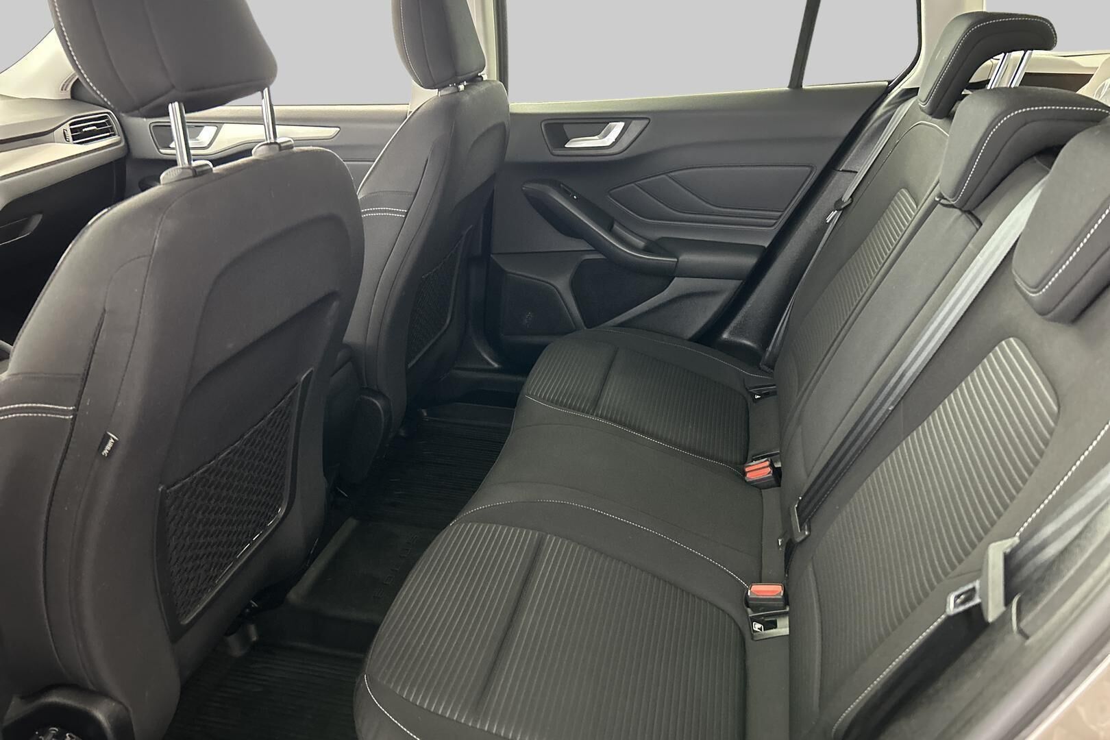 Ford Focus iso kuva 10