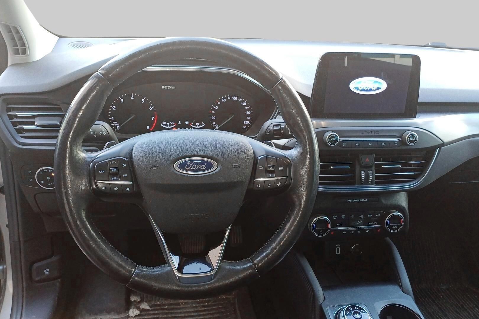 Ford Focus iso kuva 3