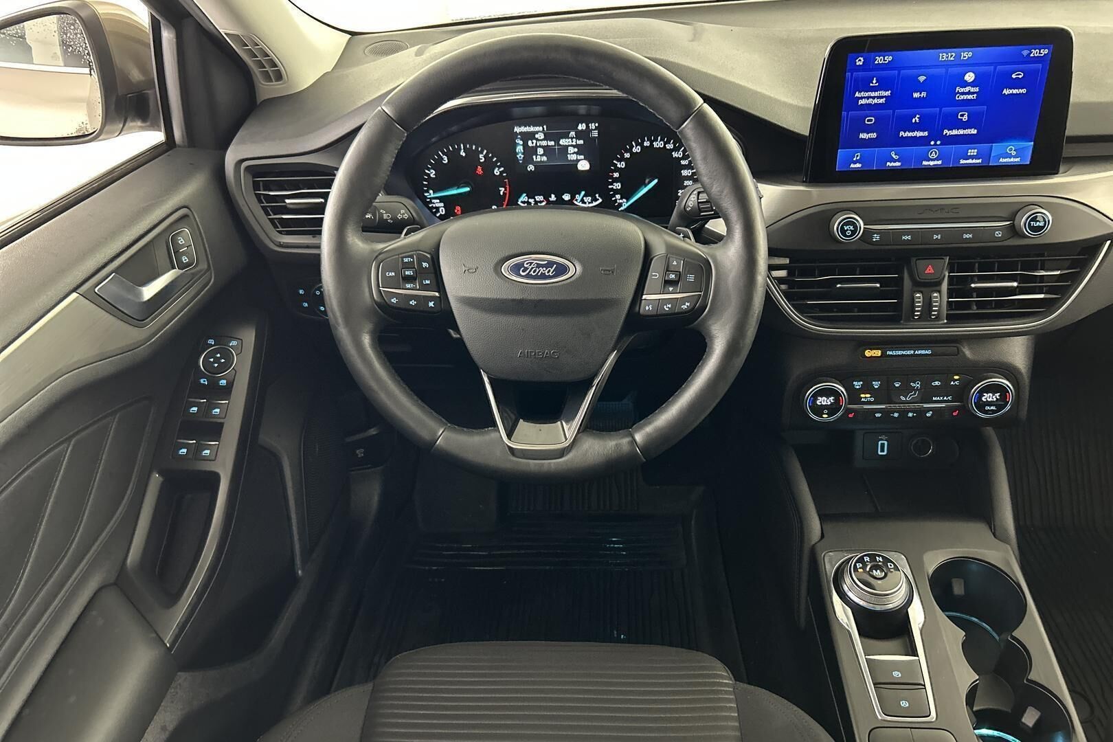 Ford Focus iso kuva 21