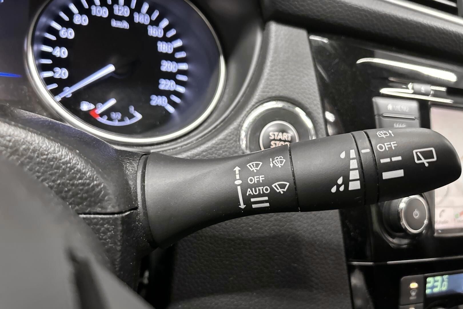 Nissan Qashqai iso kuva 12