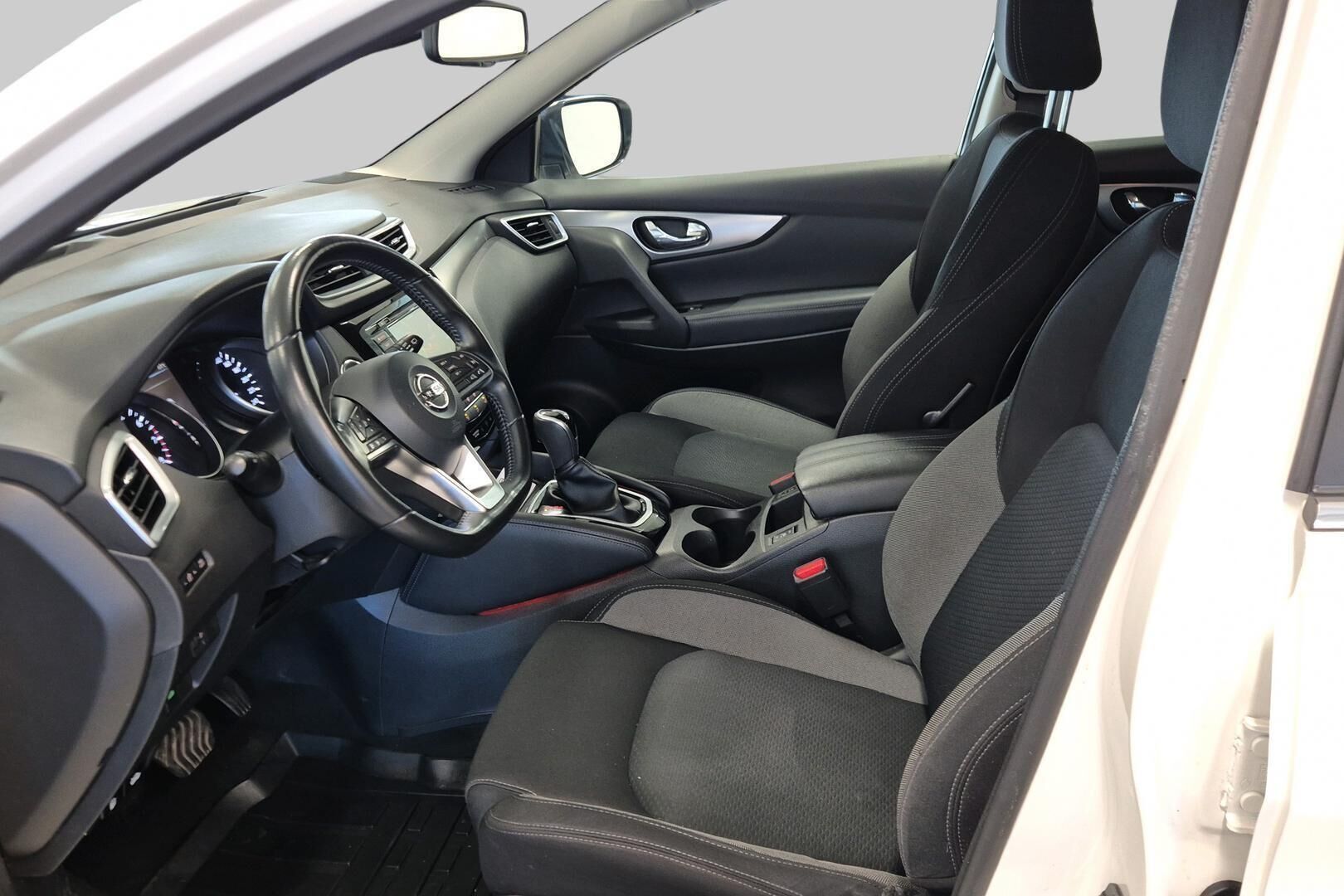 Nissan Qashqai iso kuva 9