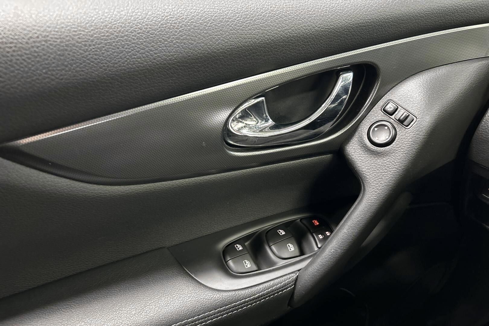 Nissan Qashqai iso kuva 15