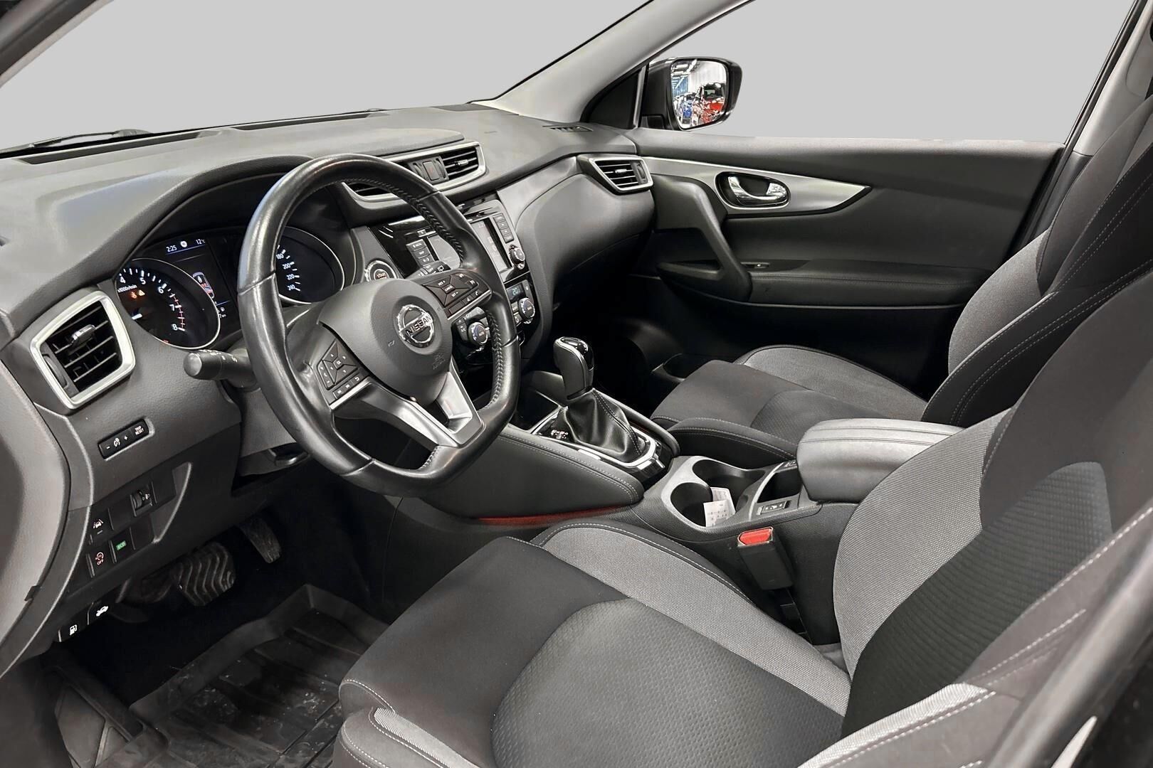 Nissan Qashqai iso kuva 6