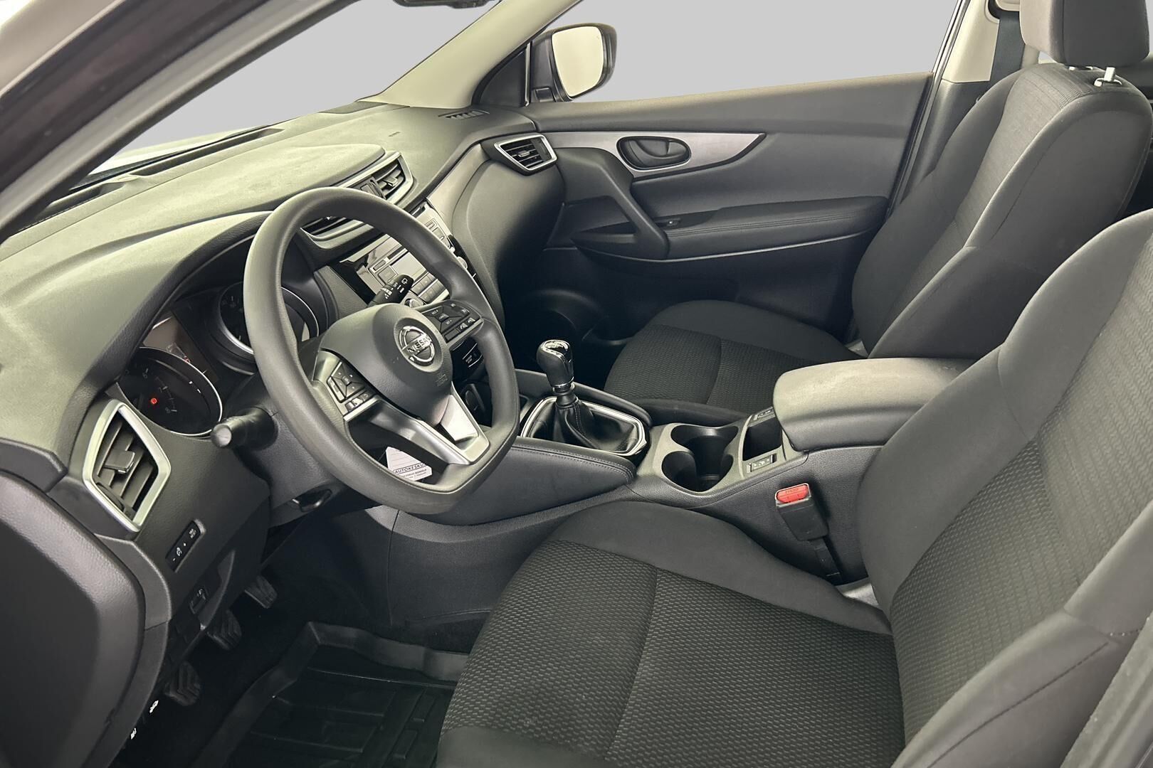 Nissan Qashqai iso kuva 8