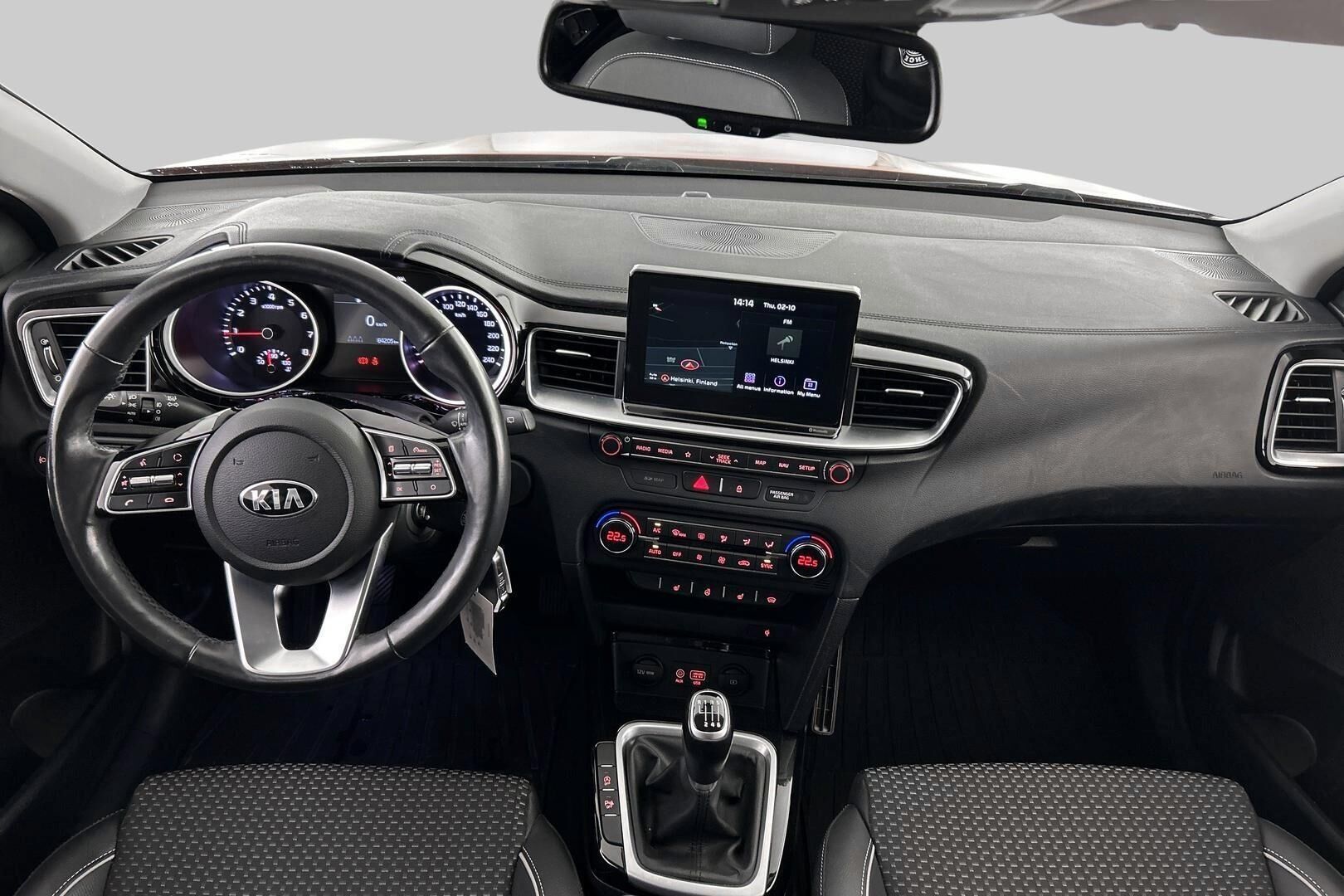 Kia Ceed iso kuva 8