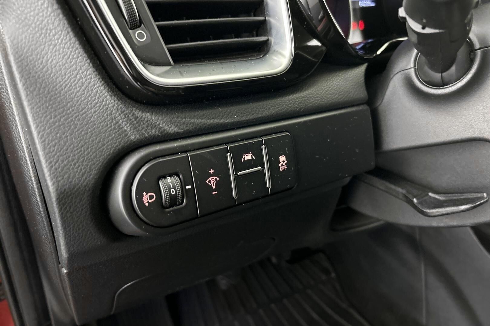 Kia Ceed iso kuva 12