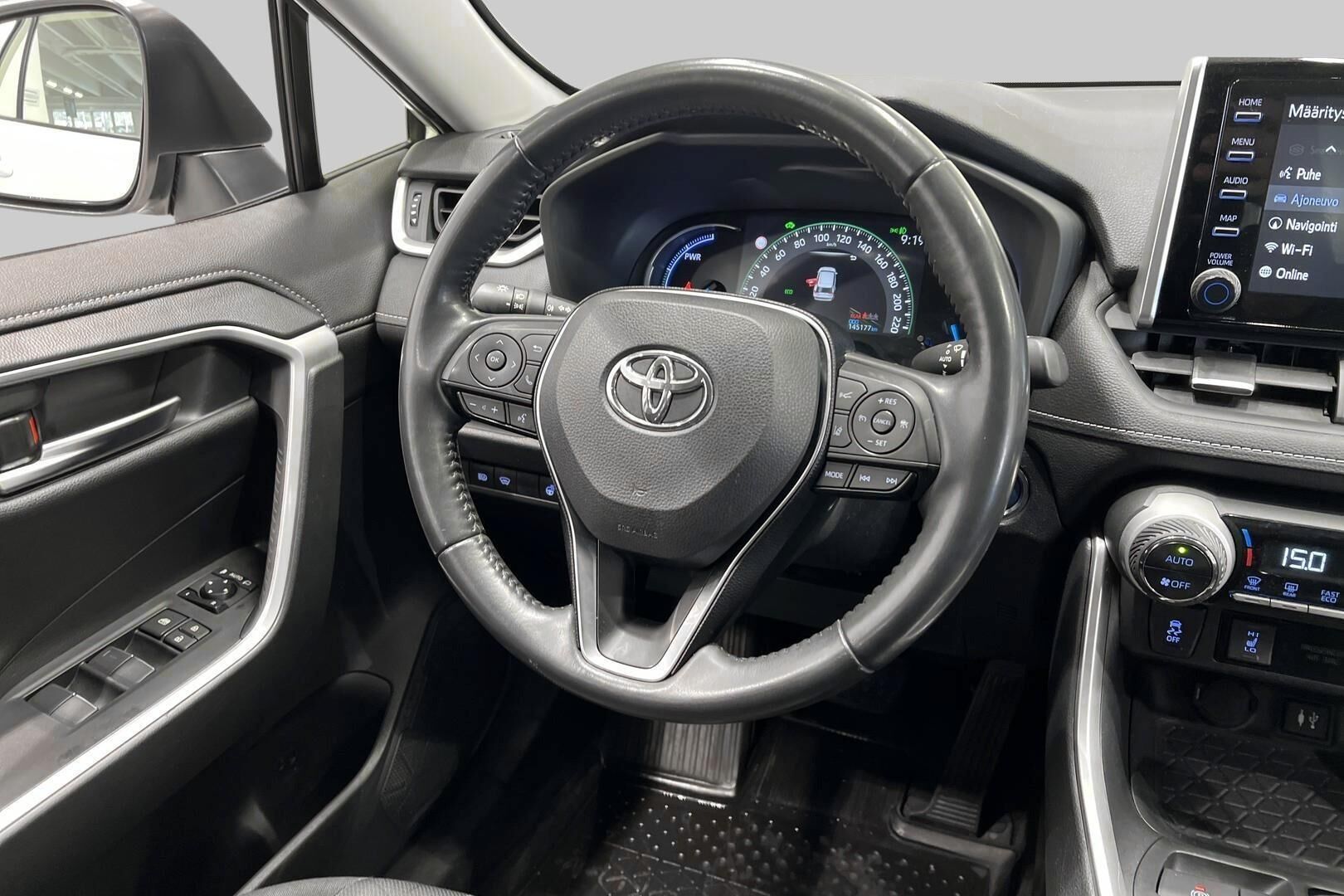 Toyota RAV4 iso kuva 27