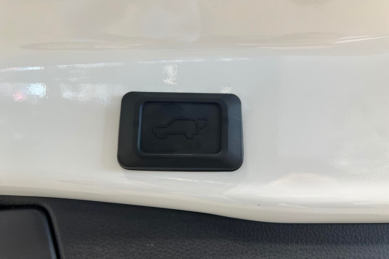Toyota RAV4 iso kuva 29