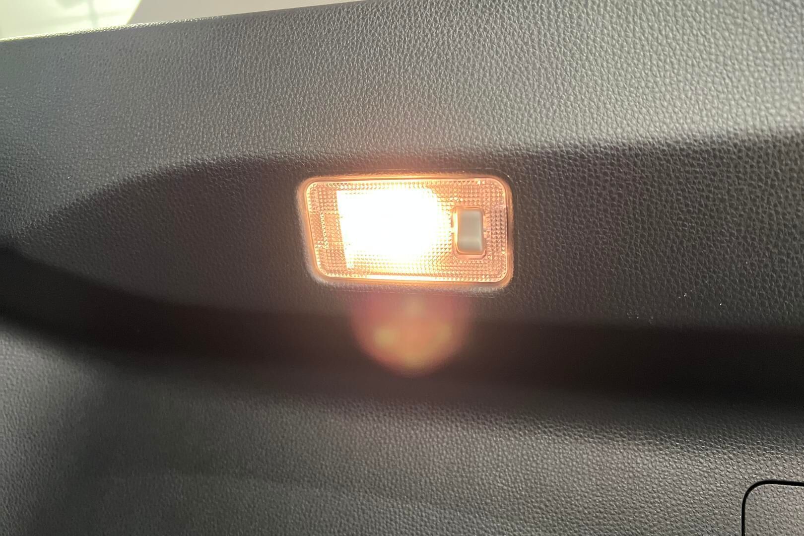 Toyota RAV4 iso kuva 30