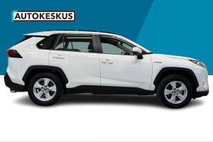 Toyota RAV4 esikatselu 33