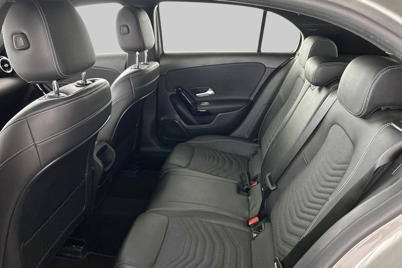 Mercedes-Benz A iso kuva 9