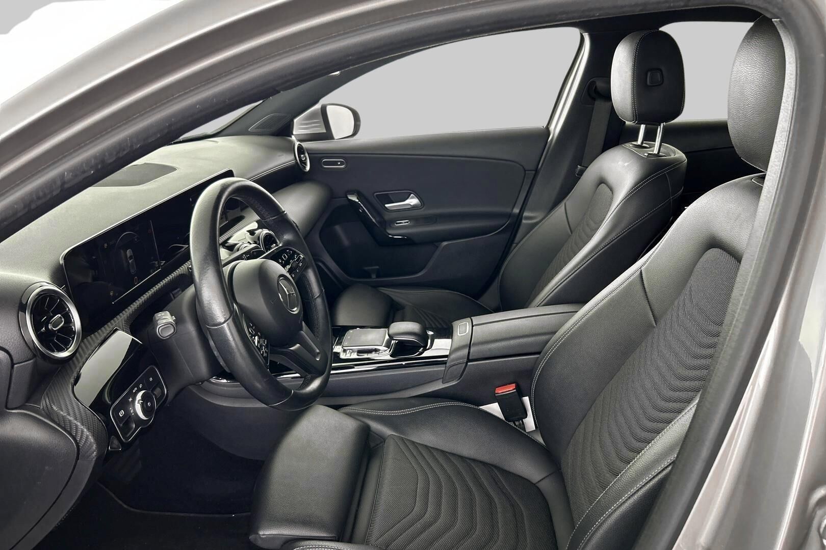 Mercedes-Benz A iso kuva 8