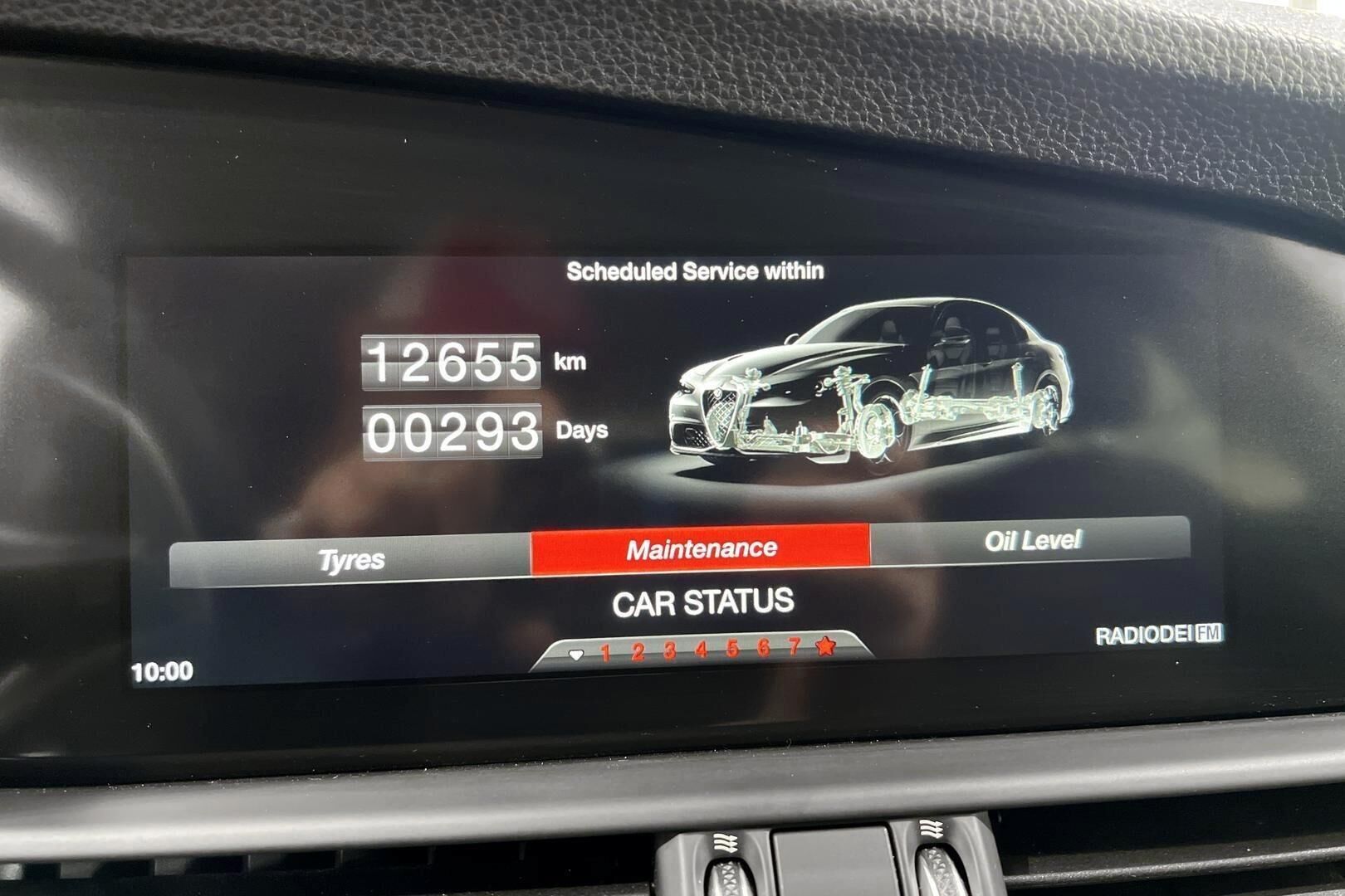 Alfa Romeo Giulia iso kuva 18