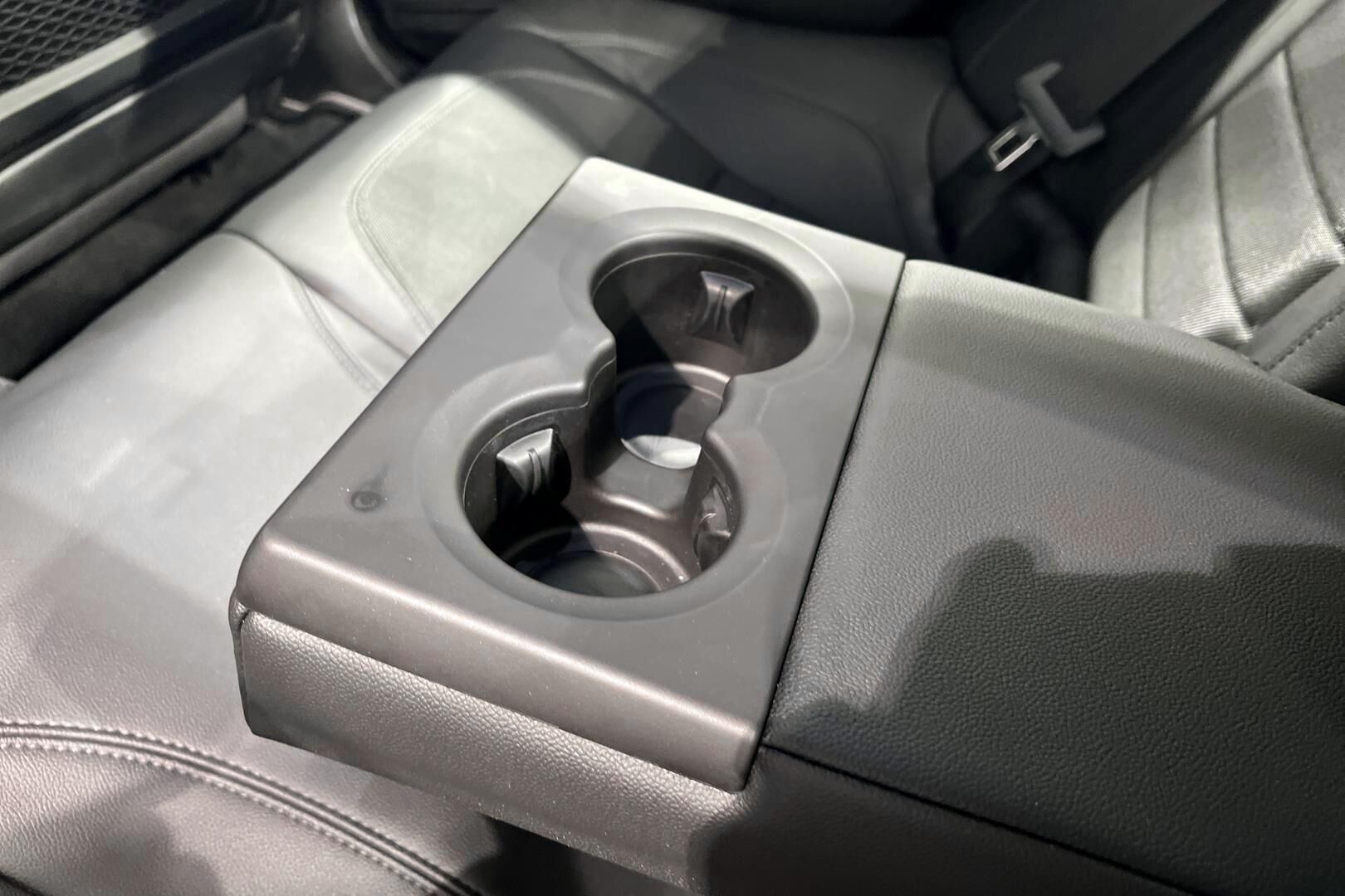 Alfa Romeo Giulia iso kuva 29