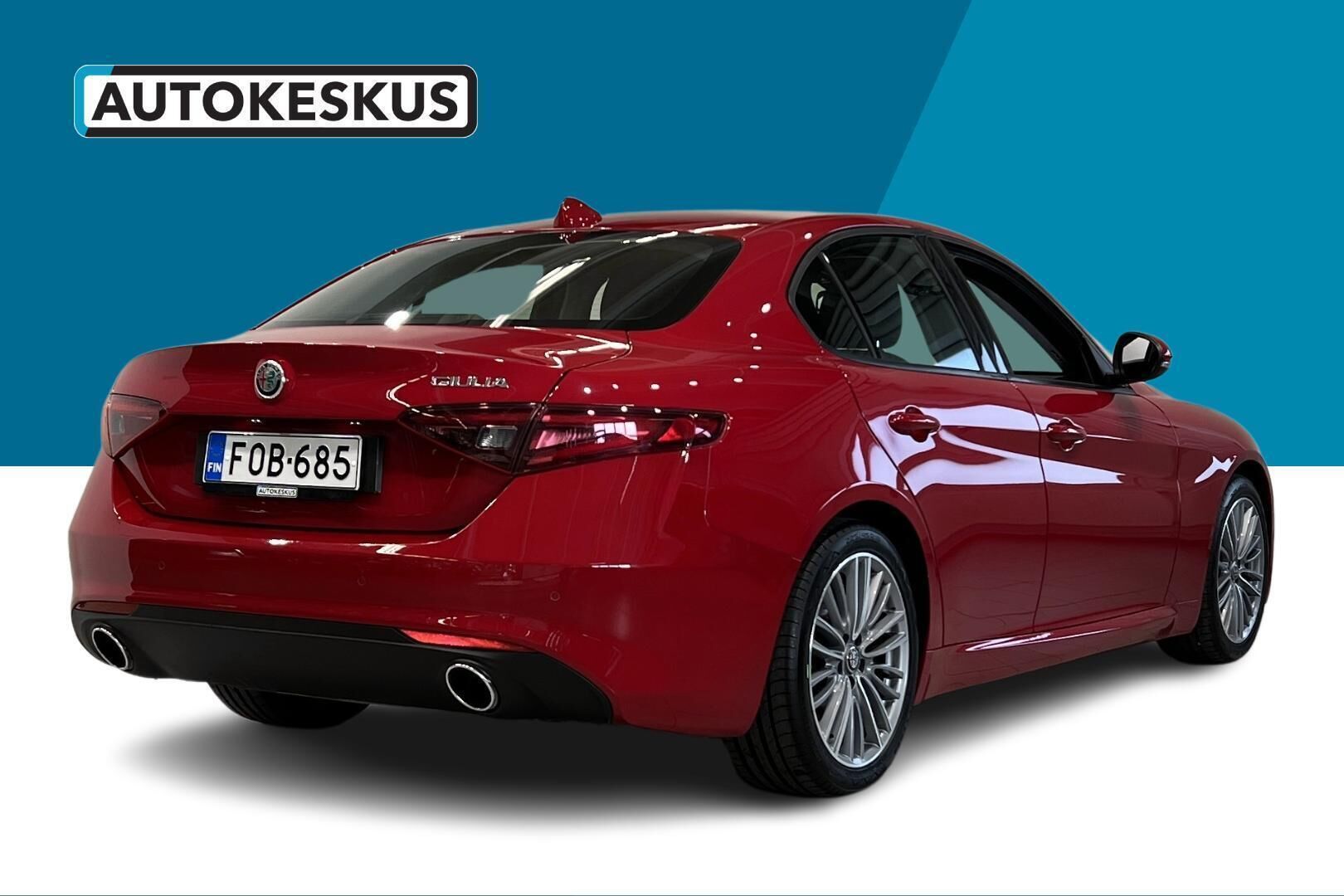 Alfa Romeo Giulia iso kuva 5