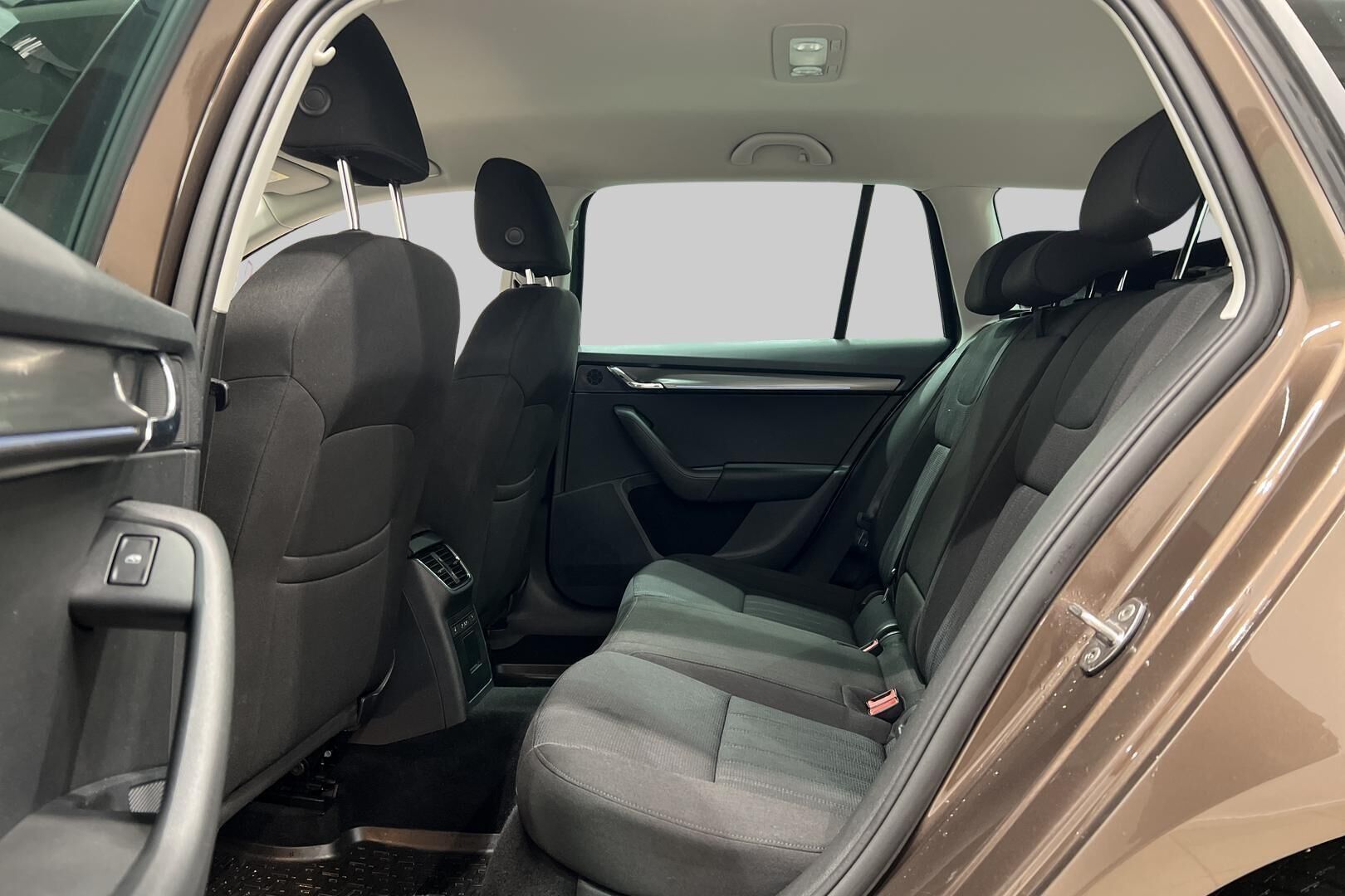 Skoda Octavia iso kuva 14