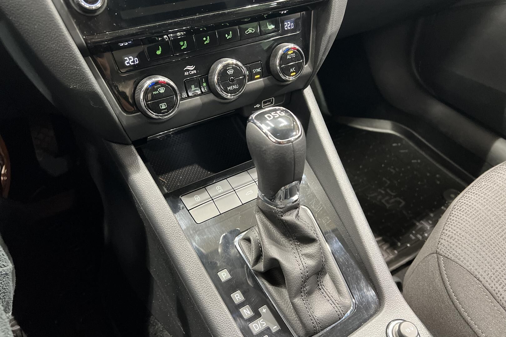 Skoda Octavia iso kuva 21