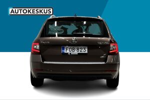 Skoda Octavia esikatselu 12