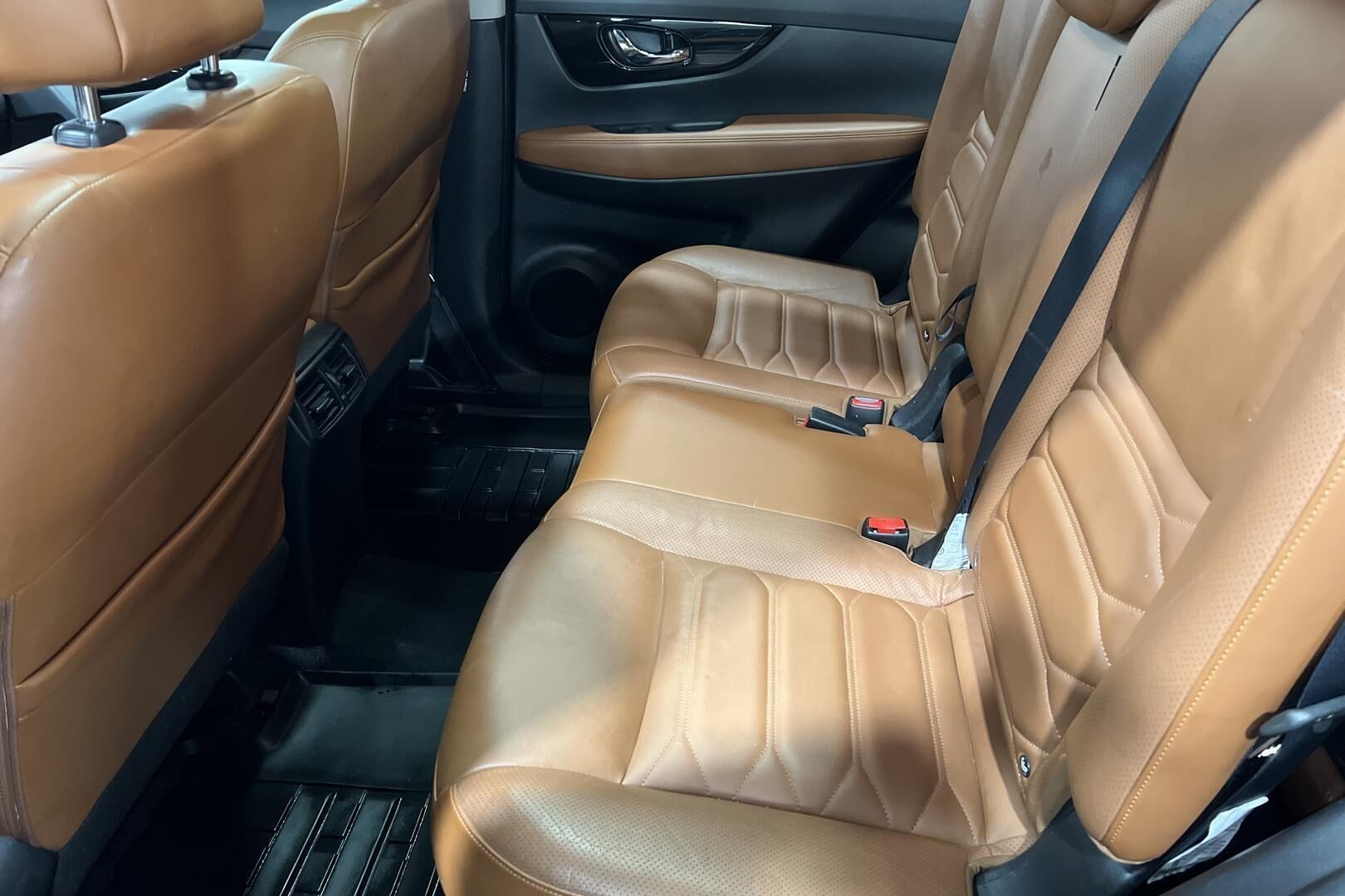 Nissan X-Trail iso kuva 10