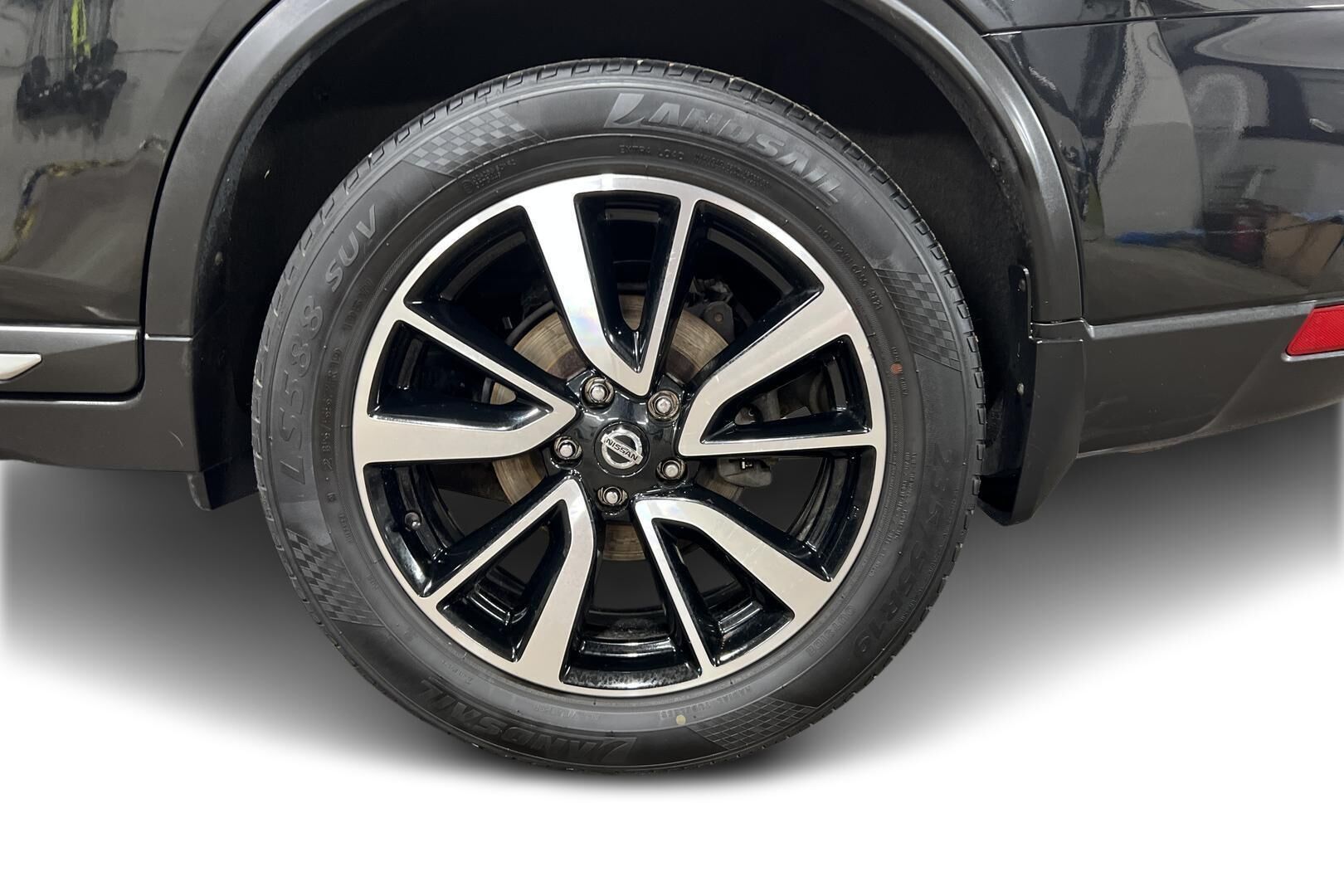 Nissan X-Trail iso kuva 13