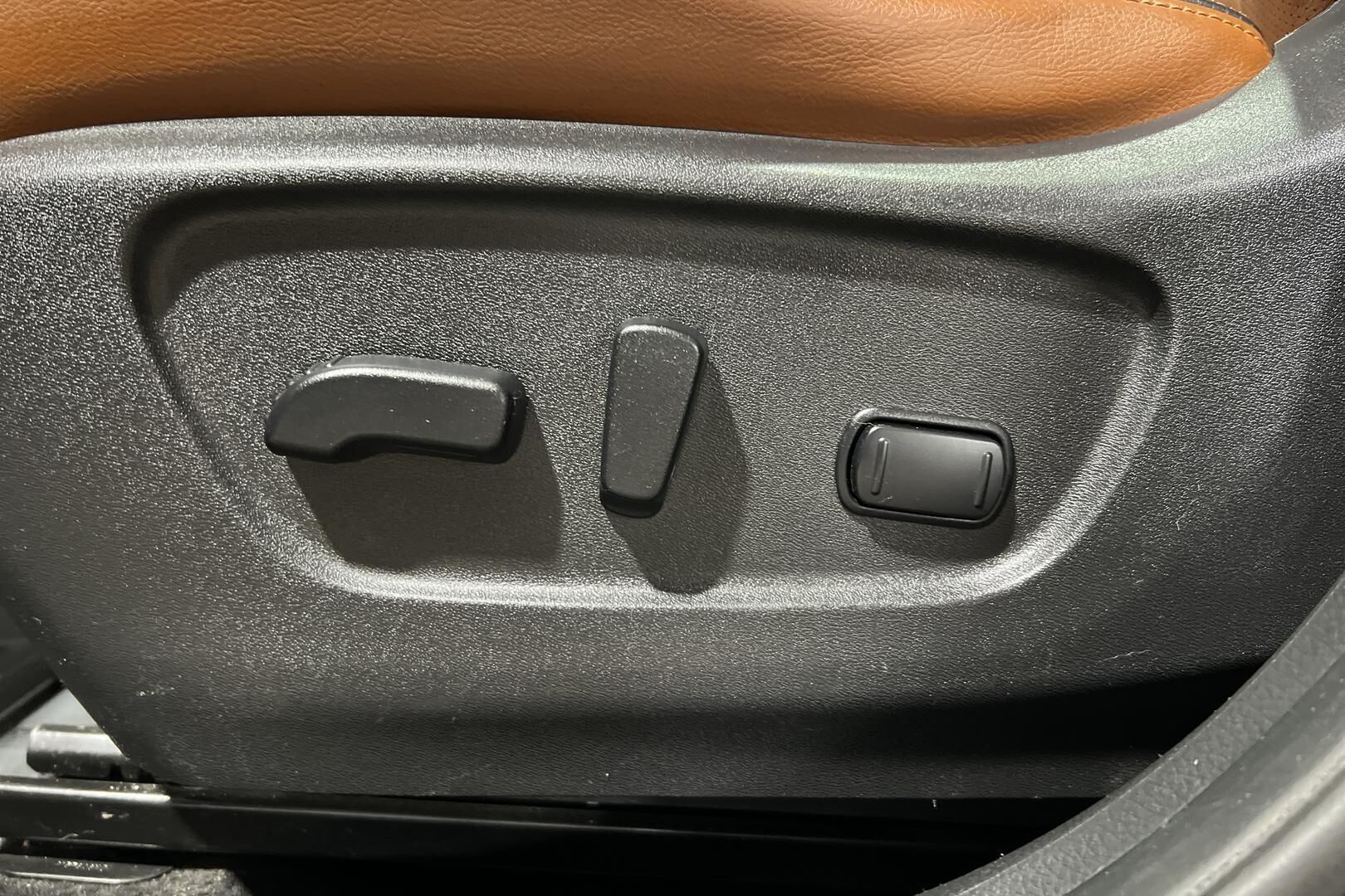 Nissan X-Trail iso kuva 16