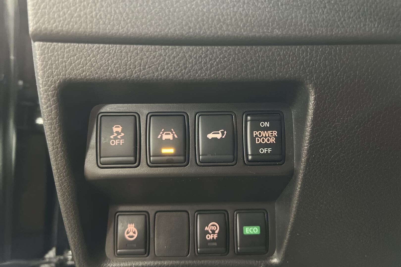 Nissan X-Trail iso kuva 17