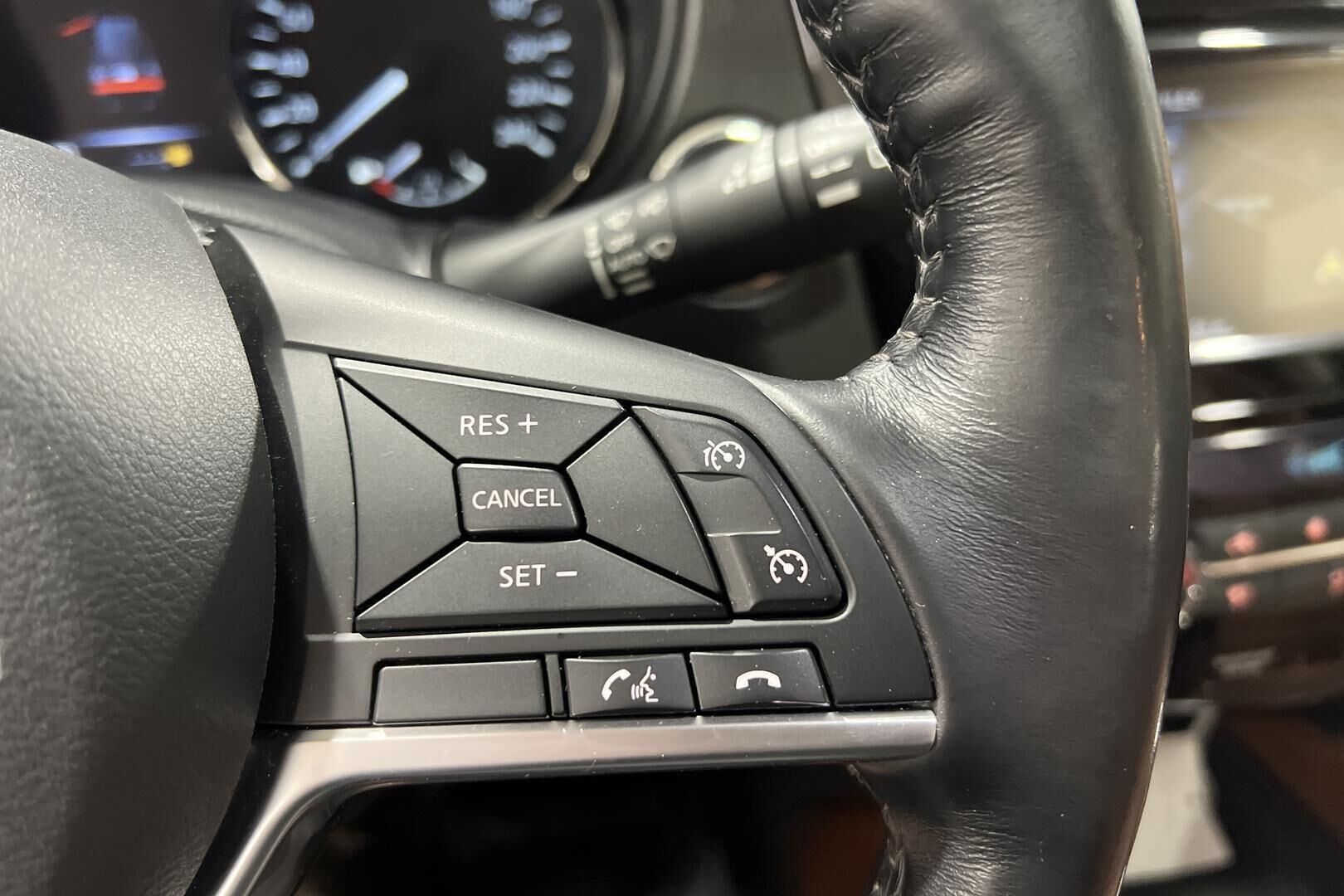 Nissan X-Trail iso kuva 19