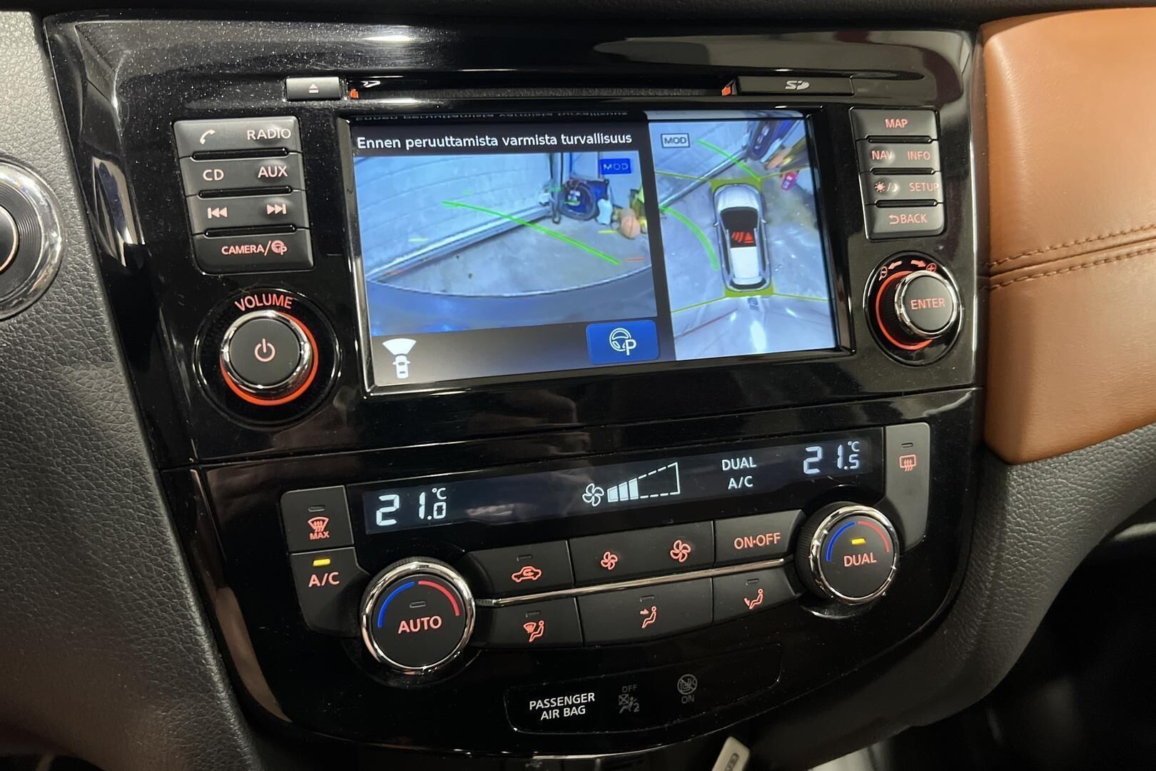 Nissan X-Trail iso kuva 22