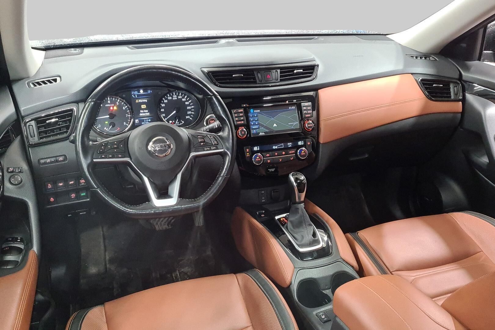 Nissan X-Trail iso kuva 1