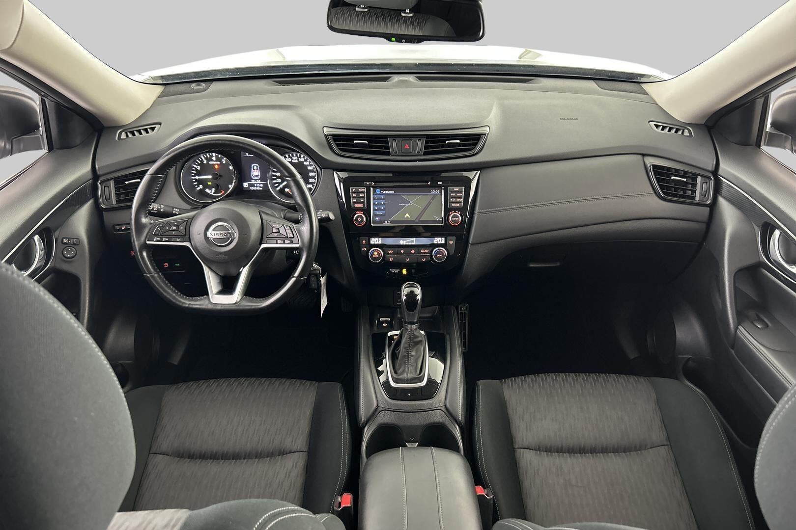 Nissan X-Trail iso kuva 10