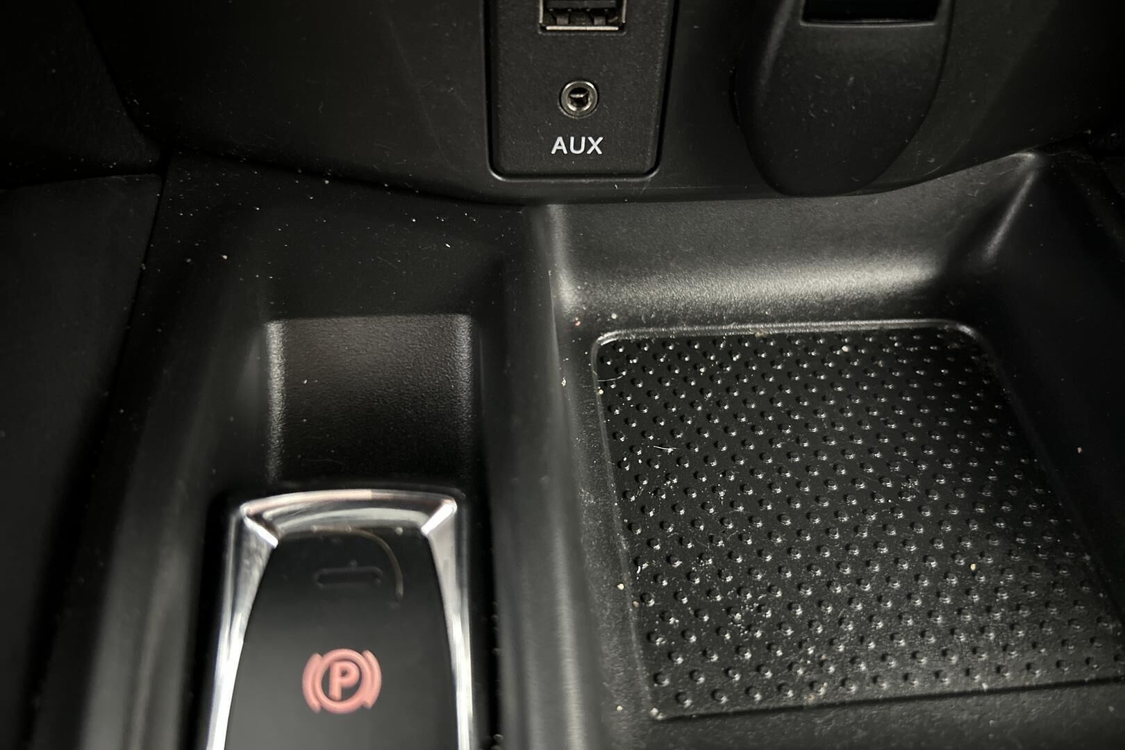 Nissan X-Trail iso kuva 17