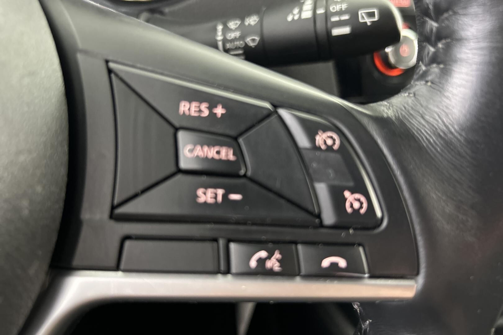Nissan X-Trail iso kuva 20