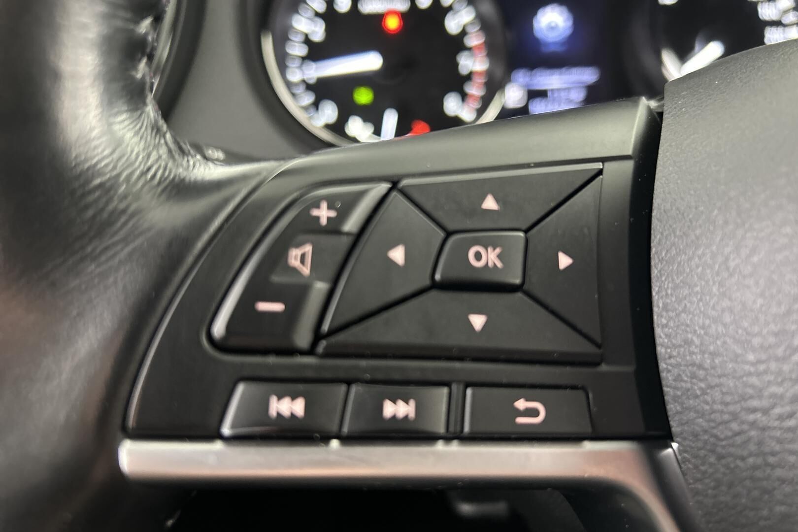 Nissan X-Trail iso kuva 21