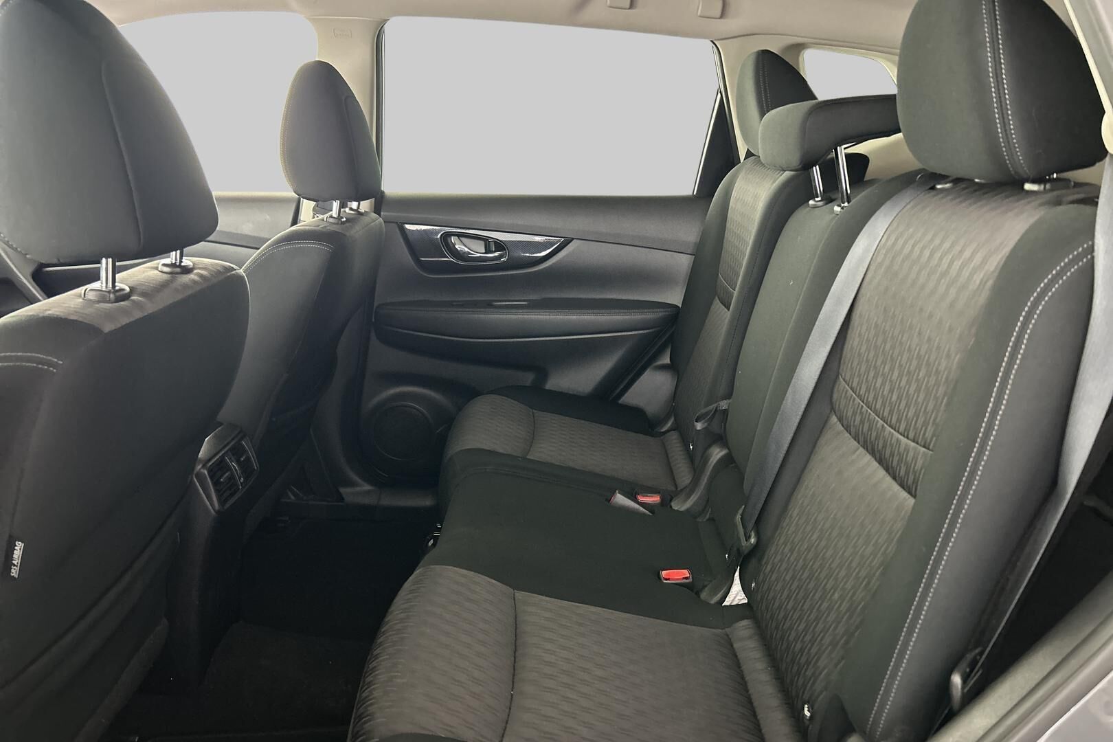 Nissan X-Trail iso kuva 9
