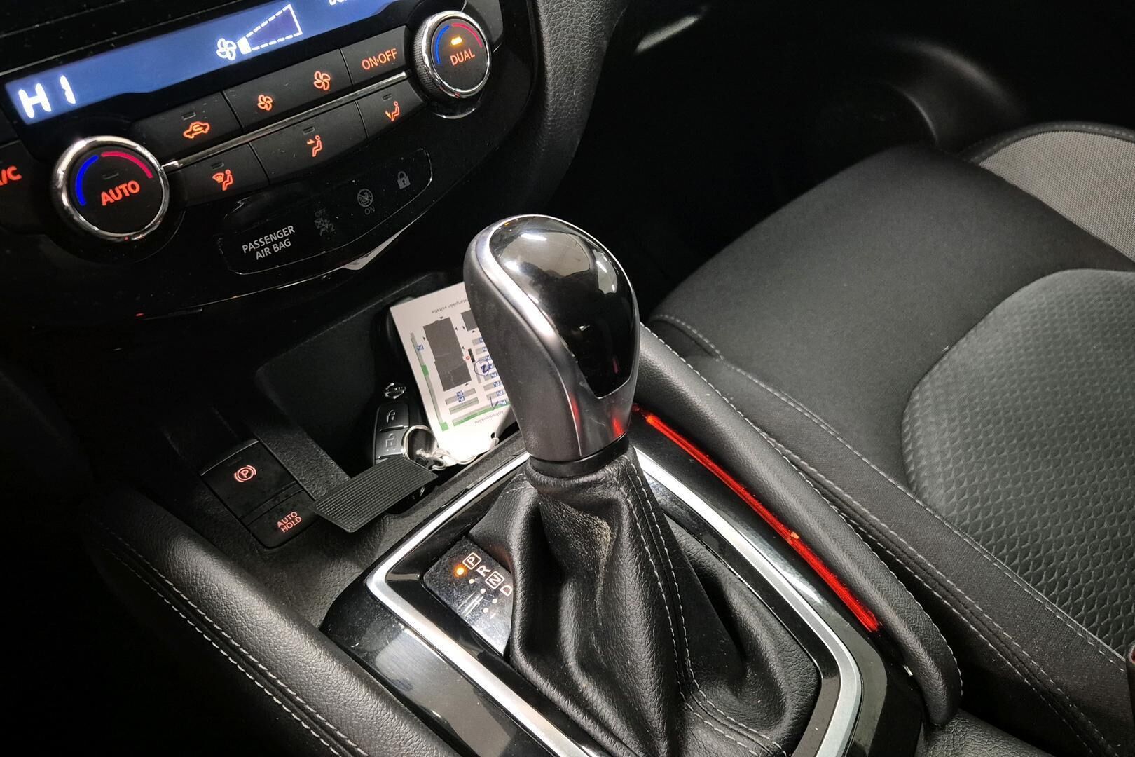 Nissan Qashqai iso kuva 12