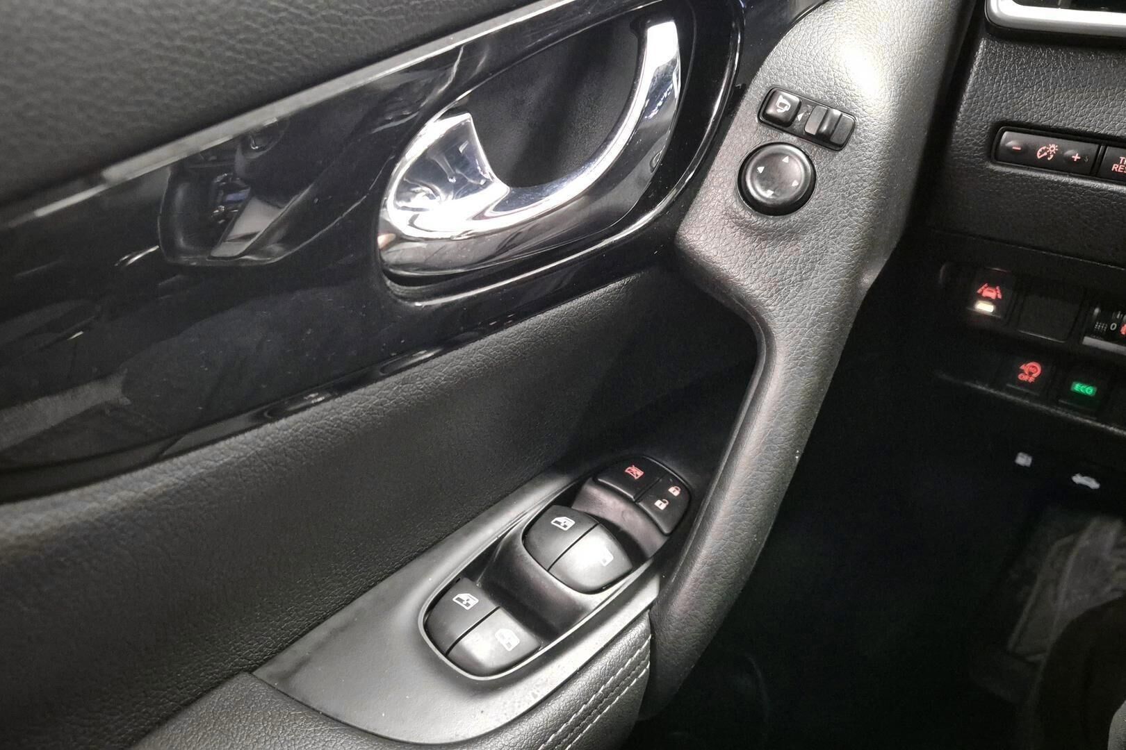 Nissan Qashqai iso kuva 15