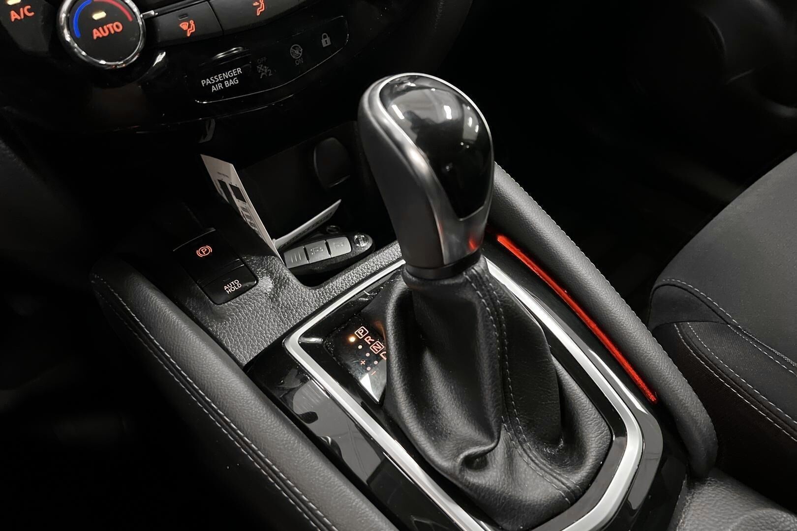 Nissan Qashqai iso kuva 17