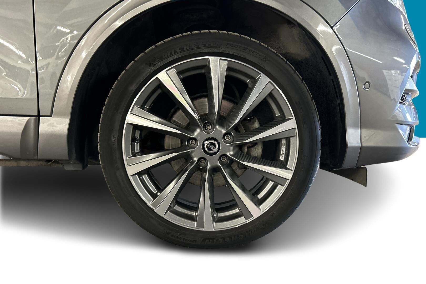 Nissan Qashqai iso kuva 13